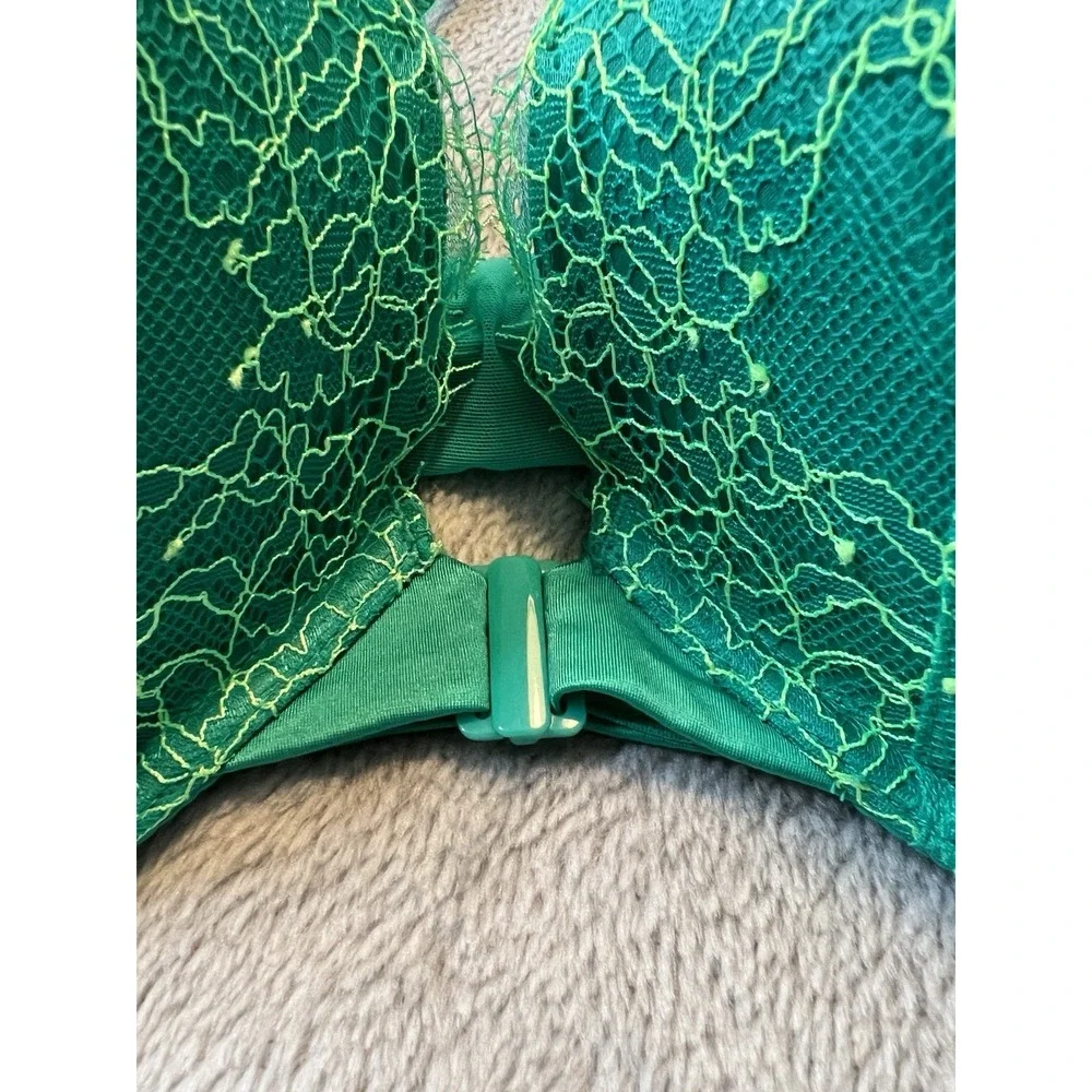 Victoria's Secret Womens Bra 36DD Green Very Sexy Push Up Lace Racerback